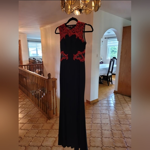 Black.and red dress - Picture 1 of 2